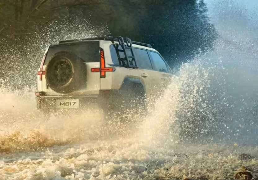 2025广州车展:猛士M817 Hero版上市 30.19万标配三把锁瞄准越野改装市场